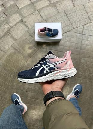 Кроссовки asics в синем с розовым цветом.