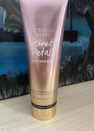 Лосьон для тела vs velvet petals shimmer