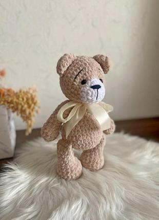 Ведмедик. в'язаний ведмедик ..перша іграшка малюка. подарунок плюшевий в'язаний мишко.4 фото