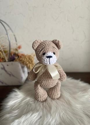 Ведмедик. в'язаний ведмедик ..перша іграшка малюка. подарунок плюшевий в'язаний мишко.2 фото