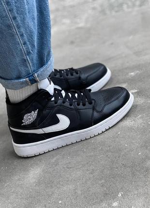 Jordan retro 1 high black white