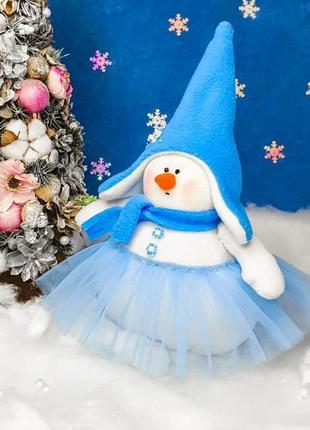 Мягкая игрушка ❄⛄"снеговик девочка "льдинка"⛄ ❄в голубой шапочке2 фото