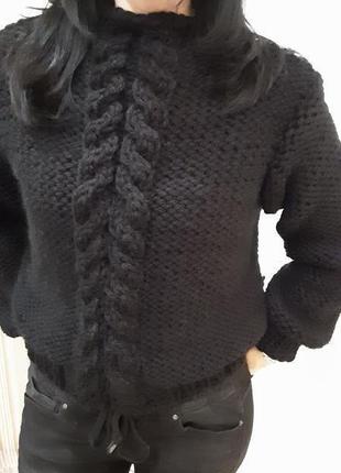 Черный вязаный свитер с объёмной косой, короткий женский пуловер7 фото