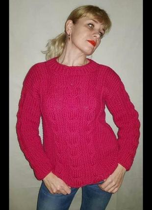 Ярко малиновый вязаный женский  свитер с косами. базовый красный пуловер10 фото