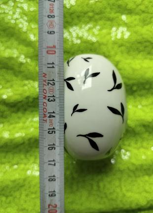 Яйце 4