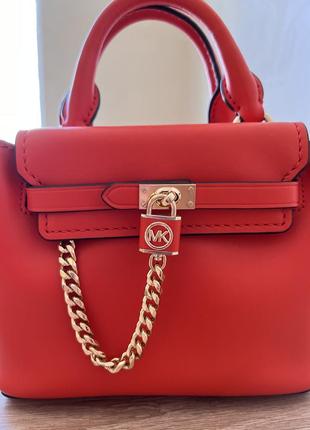 Шкіряна сумка michael kors hamilton legacy extra-small leather belted satchel4 фото