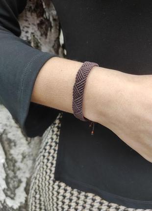 Женский браслет ручного плетения макраме "митра" charo daro (коричневый)1 фото