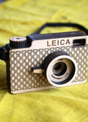 Игрушка фотоаппарат leica из дерева