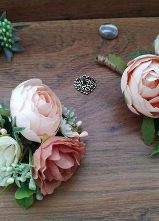 Коралловая бутоньерка для жениха бутоньерка для свидетеля в коралловом цвете свадебные...