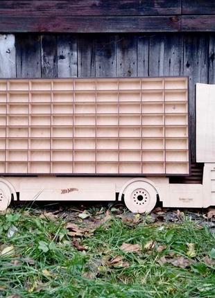 Hot wheels garage - дитяча поличка на 88 авто вантажівка renault magnum. розмір 1.60 м. х 65 см.1 фото