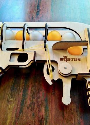 Іграшковий дерев'яний пістолет. пістолет для тенісних кульок.3 фото