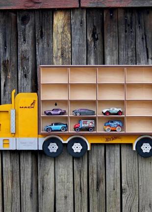 Полка для іграшкових машинок - вантажівка mack truck. хот вилс гараж на 20 авто. hot wheels паркінг.