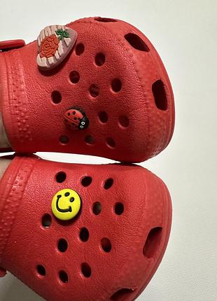 Crocs 6