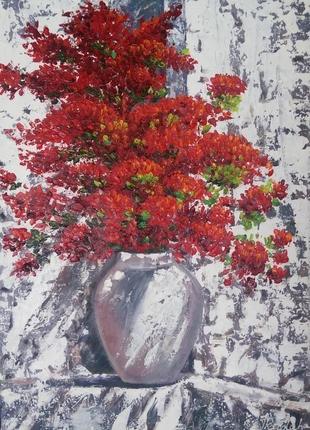 Красные цветы в вазе2 фото