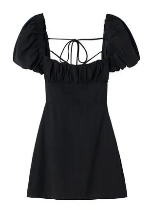Платье в черном цвете с открытой спиной на завязках