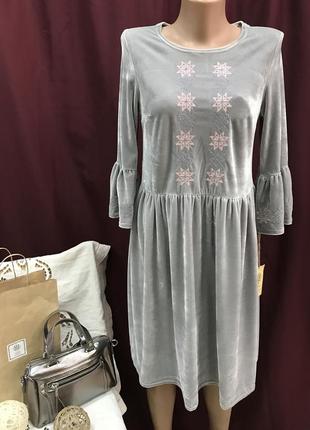 Тепла велюрова сукня з вишивкою тепле плаття з вишивкою для вагітних