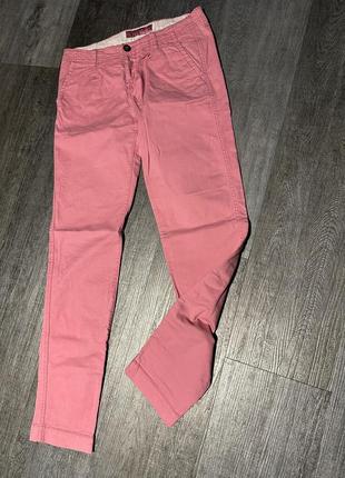 Стильные розовые штаны, брюки, джинсы