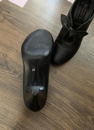 Черные ботинки сапоги ботильоны на каблуку натуральная кожа кожаные размер 38 5 avenue5 фото