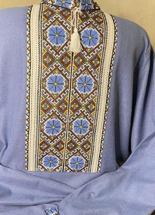 Стильна чоловіча вишиванка на синьому домотканому полотні ручної роботи. ч-16704 фото