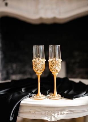 Свадебный набор золотой сапфир. бокалы и приборы для свадебного торта в одном стиле3 фото