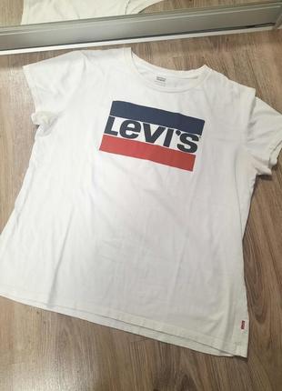 Біла футболка levi's