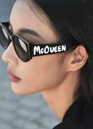 Роскошь mcqueen винтажные солнцезащитные очки с граффити uv400