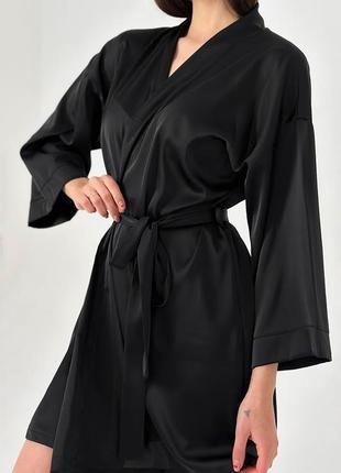 Чорний шовковий халат
