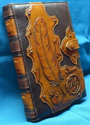 Именной коричневый кожаный блокнот "лирика"