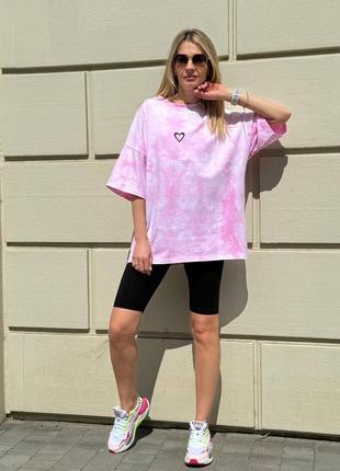 Стильная футболка оверсайз с сердечком