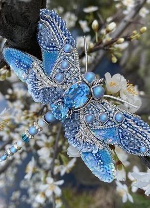 Блакитна брошка бабка з кристалами сваровські3 фото