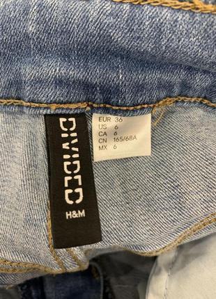 Рваные джинсы мом mom divided h&m с дырками на коленях7 фото