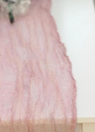 Нежно розовый марлевий раннер окрашивания для свадебного декора продается на метраж2 фото