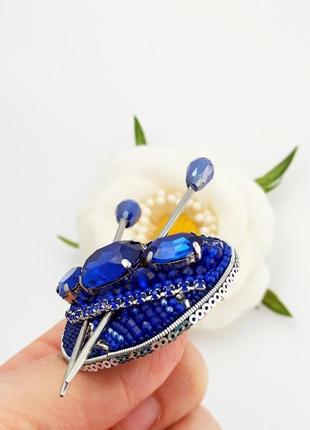 Брошка для в'язальниць подарунок для в'язальниць оригінальний подарунок ручної роботи брошка клубок ниток 5