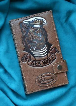 Коричневий шкіряний гаманець "морський вовк"1 фото