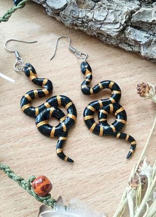 Сережки змії чорно-золоті1 фото