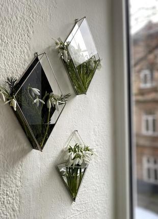 Стеклянная подвесная ваза для сухих и живых цветов с рельефным стеклом4 фото