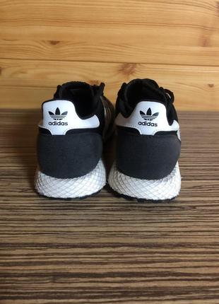 Кроссовки adidas оригинал3 фото