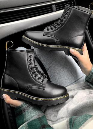 Dr. martens black yellow