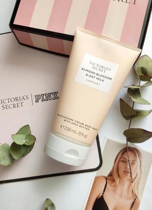 Гель для душу almond blossom & oat milk comfort
victoria's secret