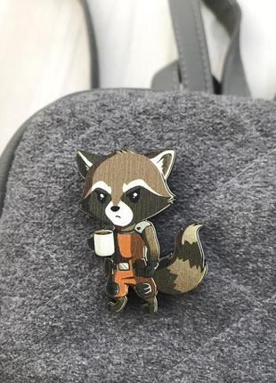 Енот ракета с кофе