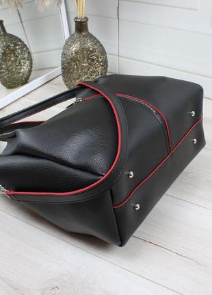 Жіноча стильна та якісна сумка чорна з червоним3 фото