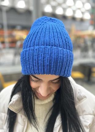 Зимова шапка з мериносової вовни (синя, ручна в'язка)4 фото