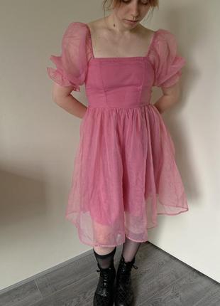 Гарна рожева сукня з буфами барбі з фатину1 фото