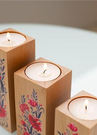 Подсвечники из натурального дерева набор 3 шт. под чайную свечу "цветы" (натуральный цвет)2 фото