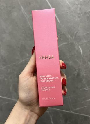 Питательный крем для лица с пептидами yensa pink lotus peptide renewal face cream2 фото