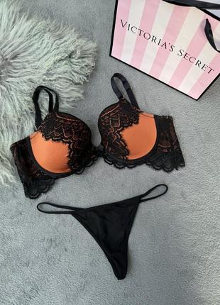 Бюстгальтер  hunkemöller + трусики