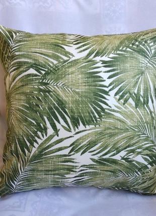 Декоративна наволочка 35*35 с листьями пальмы для декора интерьера1 фото