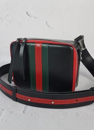 Сумка жіноча "квадро" натуральна шкіра, чорна / червона з широким ременем