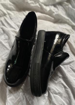 Базовые туфли слипоны женские лаковые черные на платформе 41 размер2 фото