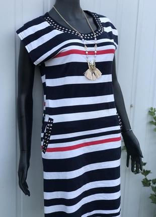 Трикотажное платье в морскую полоску